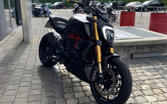 Umgebautes Motorrad Ducati Diavel 1260 S von Ducati Düsseldorf - Bild 3 Umgebautes Motorrad Ducati Diavel 1260 S von Ducati Düsseldorf - Bild 3