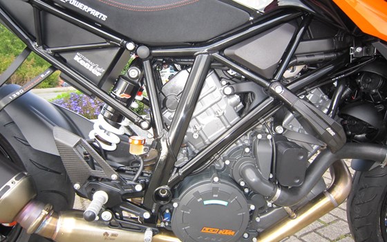 Umgebautes Motorrad KTM 1290 Super Duke R von Motorradcenter Keßler - Bild 9 Umgebautes Motorrad KTM 1290 Super Duke R von Motorradcenter Keßler - Bild 9
