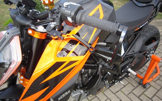 Umgebautes Motorrad KTM 1290 Super Duke R von Motorradcenter Keßler - Bild 5 Umgebautes Motorrad KTM 1290 Super Duke R von Motorradcenter Keßler - Bild 5