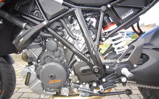 Umgebautes Motorrad KTM 1290 Super Duke R von Motorradcenter Keßler - Bild 7 Umgebautes Motorrad KTM 1290 Super Duke R von Motorradcenter Keßler - Bild 7