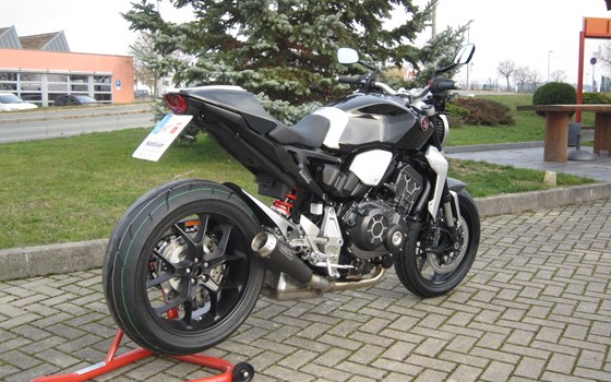 Umgebautes Motorrad Honda CB 1000 R von Motorradcenter Keßler - Bild 13 Umgebautes Motorrad Honda CB 1000 R von Motorradcenter Keßler - Bild 13