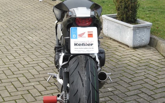 Umgebautes Motorrad Honda CB 1000 R von Motorradcenter Keßler - Bild 11 Umgebautes Motorrad Honda CB 1000 R von Motorradcenter Keßler - Bild 11