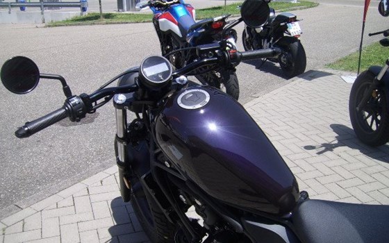 Umgebautes Motorrad Honda CMX500 Rebel von Auto-Boos GmbH - Bild 7 Umgebautes Motorrad Honda CMX500 Rebel von Auto-Boos GmbH - Bild 7