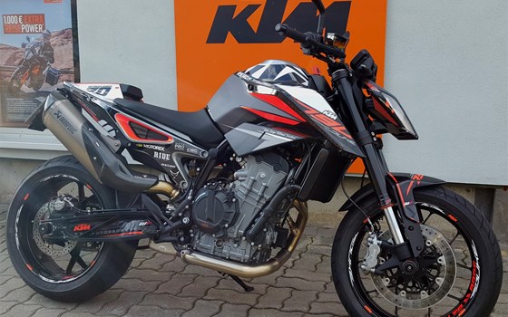 Umgebautes Motorrad KTM 790 Duke von Zweiradcenter Bernhardt - Bild 1 Umgebautes Motorrad KTM 790 Duke von Zweiradcenter Bernhardt - Bild 1