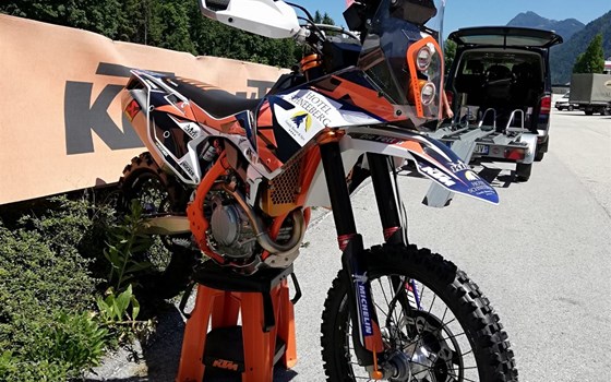 Umgebautes Motorrad KTM 450 EXC-F SIX DAYS von KINI Bike World - Bild 1 Umgebautes Motorrad KTM 450 EXC-F SIX DAYS von KINI Bike World - Bild 1