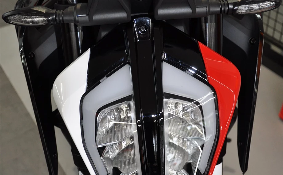 Umbgebautes Motorrad KTM 790 Duke Bild 2: Umbgebautes Motorrad KTM 790 Duke