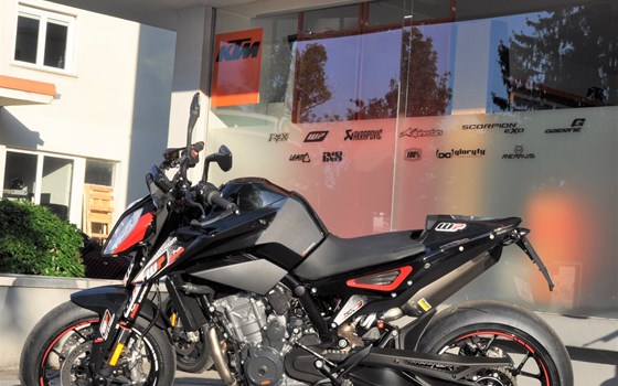 Umgebautes Motorrad KTM 790 Duke von Motobike Handels GmbH - Bild 6 Umgebautes Motorrad KTM 790 Duke von Motobike Handels GmbH - Bild 6