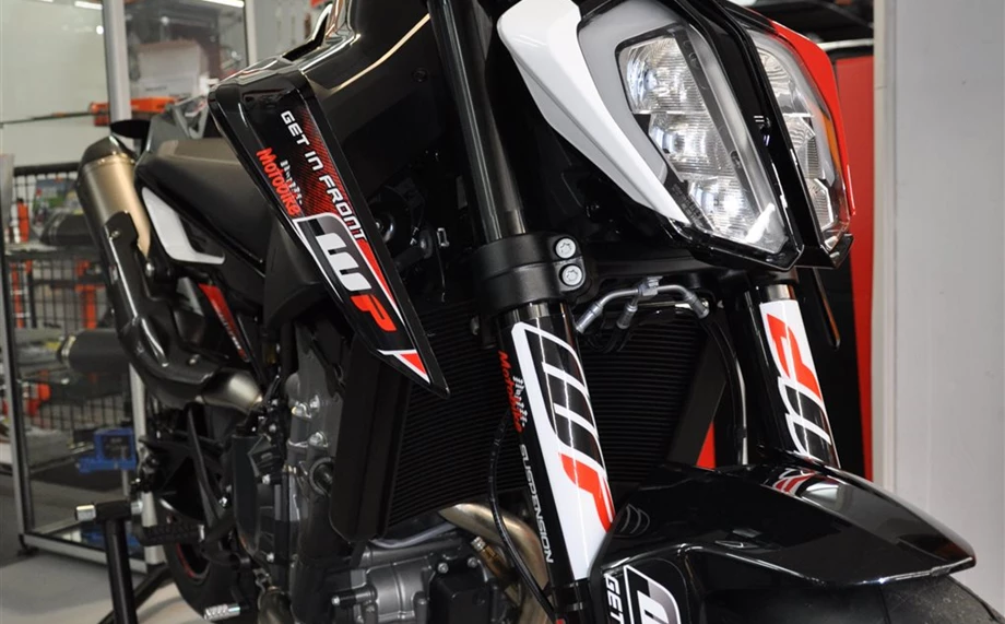 Umbgebautes Motorrad KTM 790 Duke Bild 1: Umbgebautes Motorrad KTM 790 Duke