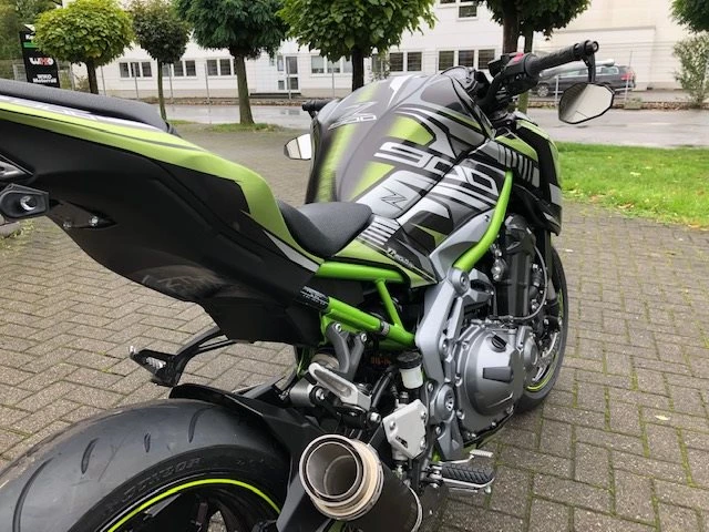 Umbgebautes Motorrad Kawasaki Z900 Bild 14: Umbgebautes Motorrad Kawasaki Z900