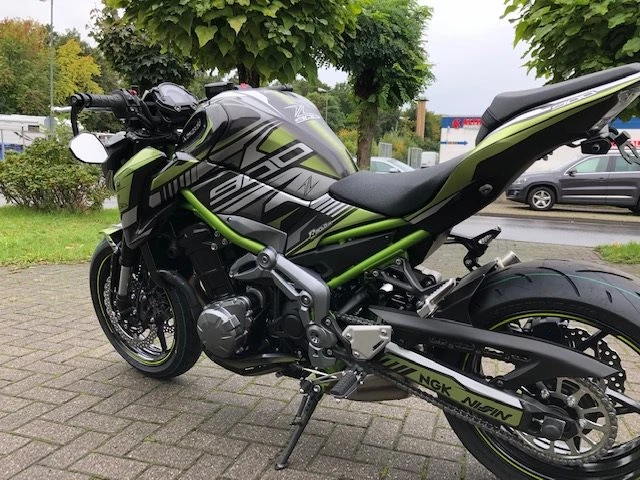 Umbgebautes Motorrad Kawasaki Z900 Bild 3: Umbgebautes Motorrad Kawasaki Z900