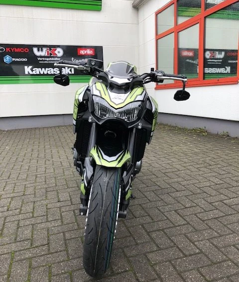 Umbgebautes Motorrad Kawasaki Z900 Bild 6: Umbgebautes Motorrad Kawasaki Z900