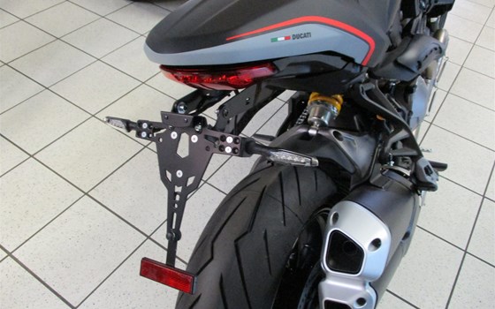 Umgebautes Motorrad Ducati Monster 821 Dark von Team Wahlers GmbH - Bild 5 Umgebautes Motorrad Ducati Monster 821 Dark von Team Wahlers GmbH - Bild 5