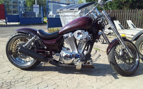 Umgebautes Motorrad Suzuki Intruder VS 1400 von Motorrad Otto - Bild 1 Umgebautes Motorrad Suzuki Intruder VS 1400 von Motorrad Otto - Bild 1