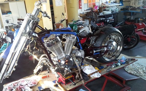Umgebautes Motorrad Suzuki Intruder VS 1400 von Motorrad Otto - Bild 6 Umgebautes Motorrad Suzuki Intruder VS 1400 von Motorrad Otto - Bild 6