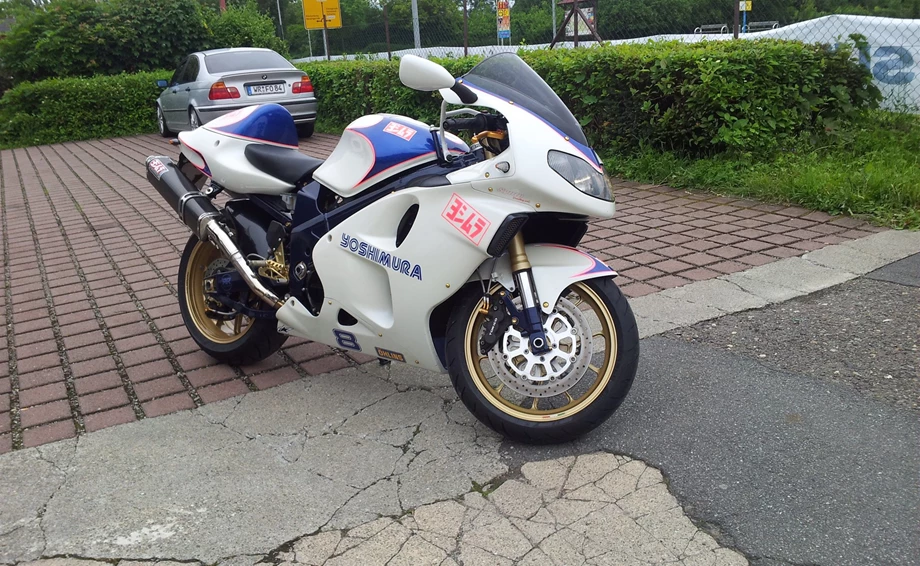 Umbgebautes Motorrad Suzuki TL 1000 R Bild 2: Umbgebautes Motorrad Suzuki TL 1000 R