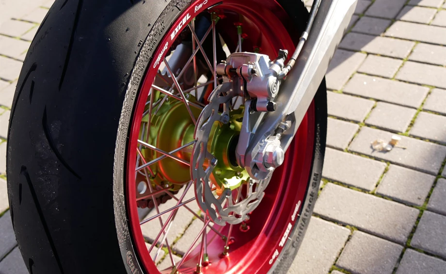 Umbgebautes Motorrad KTM 500 EXC-F SIX DAYS Bild 11: Umbgebautes Motorrad KTM 500 EXC-F SIX DAYS