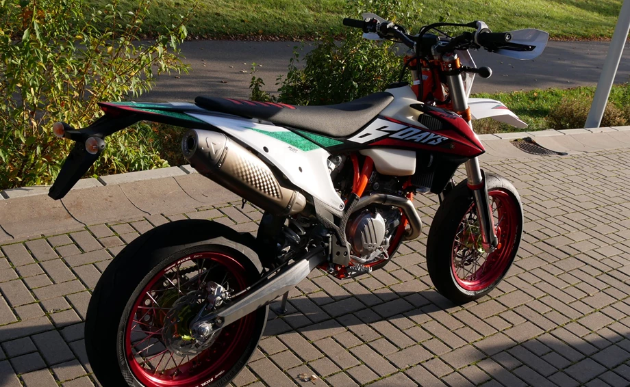 Umbgebautes Motorrad KTM 500 EXC-F SIX DAYS Bild 4: Umbgebautes Motorrad KTM 500 EXC-F SIX DAYS