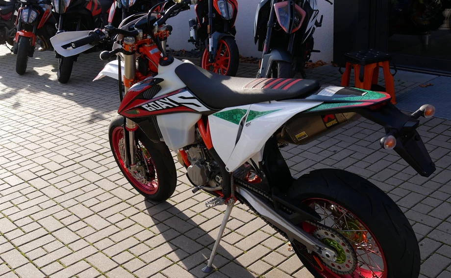 Umbgebautes Motorrad KTM 500 EXC-F SIX DAYS Bild 5: Umbgebautes Motorrad KTM 500 EXC-F SIX DAYS
