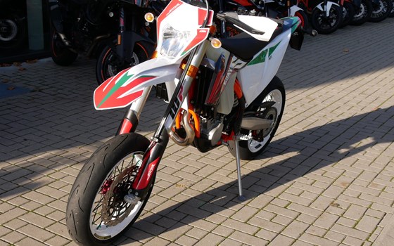 Umgebautes Motorrad KTM 500 EXC-F SIX DAYS von motoroox GmbH - Bild 15 Umgebautes Motorrad KTM 500 EXC-F SIX DAYS von motoroox GmbH - Bild 15