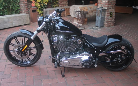Umgebautes Motorrad Harley-Davidson Softail Breakout 114 FXBRS von X-Trem Custombikes - Bild 2 Umgebautes Motorrad Harley-Davidson Softail Breakout 114 FXBRS von X-Trem Custombikes - Bild 2