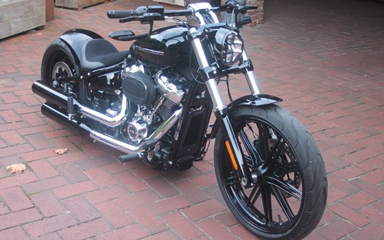 Umgebautes Motorrad Harley-Davidson Softail Breakout 114 FXBRS von X-Trem Custombikes - Bild 6 Umgebautes Motorrad Harley-Davidson Softail Breakout 114 FXBRS von X-Trem Custombikes - Bild 6