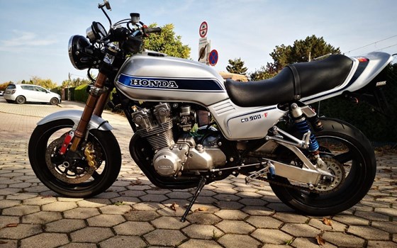 Umgebautes Motorrad Honda CB 900 F1 Bol d'or von Tigermichl - Bild 10 Umgebautes Motorrad Honda CB 900 F1 Bol d'or von Tigermichl - Bild 10