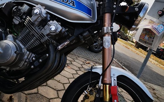 Umgebautes Motorrad Honda CB 900 F1 Bol d'or von Tigermichl - Bild 12 Umgebautes Motorrad Honda CB 900 F1 Bol d'or von Tigermichl - Bild 12