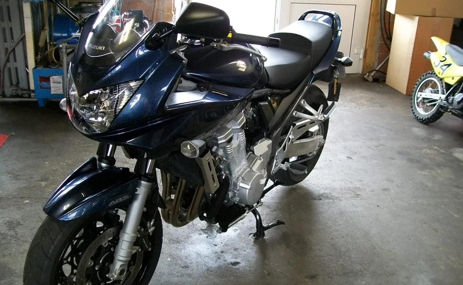 Umbgebautes Motorrad Suzuki Bandit 1250S Bild 2: Umbgebautes Motorrad Suzuki Bandit 1250S