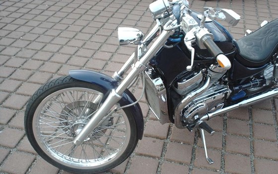 Umgebautes Motorrad Suzuki Intruder VS 800 von Motorrad Otto - Bild 2 Umgebautes Motorrad Suzuki Intruder VS 800 von Motorrad Otto - Bild 2