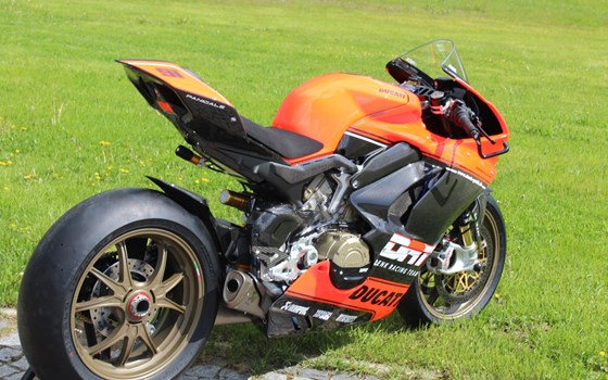 Umgebautes Motorrad Ducati Panigale V4 von Zweiradparadies Denk GmbH & Co. KG - Bild 3 Umgebautes Motorrad Ducati Panigale V4 von Zweiradparadies Denk GmbH & Co. KG - Bild 3