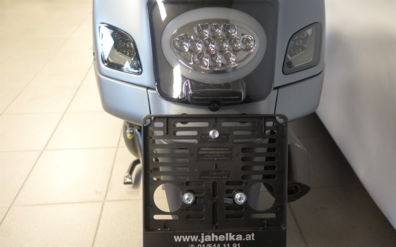 Umgebautes Motorrad Vespa GTS 300 i.e. Super Sport von Jahelka Zweirad GmbH - Bild 17 Umgebautes Motorrad Vespa GTS 300 i.e. Super Sport von Jahelka Zweirad GmbH - Bild 17