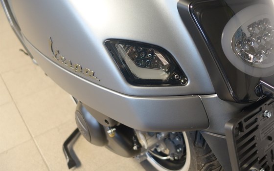 Umgebautes Motorrad Vespa GTS 300 i.e. Super Sport von Jahelka Zweirad GmbH - Bild 14 Umgebautes Motorrad Vespa GTS 300 i.e. Super Sport von Jahelka Zweirad GmbH - Bild 14