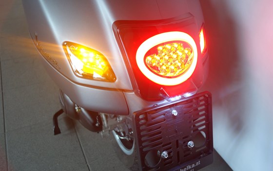 Umgebautes Motorrad Vespa GTS 300 i.e. Super Sport von Jahelka Zweirad GmbH - Bild 16 Umgebautes Motorrad Vespa GTS 300 i.e. Super Sport von Jahelka Zweirad GmbH - Bild 16