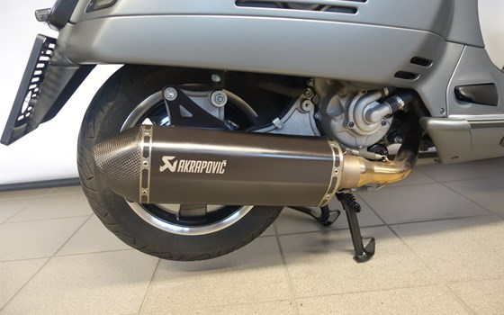 Umgebautes Motorrad Vespa GTS 300 i.e. Super Sport von Jahelka Zweirad GmbH - Bild 18 Umgebautes Motorrad Vespa GTS 300 i.e. Super Sport von Jahelka Zweirad GmbH - Bild 18