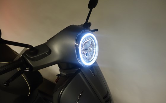 Umgebautes Motorrad Vespa GTS 300 i.e. Super Sport von Jahelka Zweirad GmbH - Bild 5 Umgebautes Motorrad Vespa GTS 300 i.e. Super Sport von Jahelka Zweirad GmbH - Bild 5