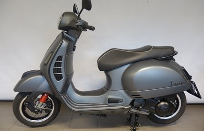Vespa GTS 300 i.e. Super Sport Custom Bike