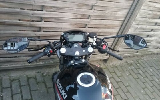 Umgebautes Motorrad Suzuki SV650X von Motorradschmiede Falkensee - Bild 7 Umgebautes Motorrad Suzuki SV650X von Motorradschmiede Falkensee - Bild 7