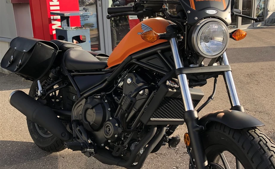 Umbgebautes Motorrad Honda CMX500 Rebel Bild 1: Umbgebautes Motorrad Honda CMX500 Rebel