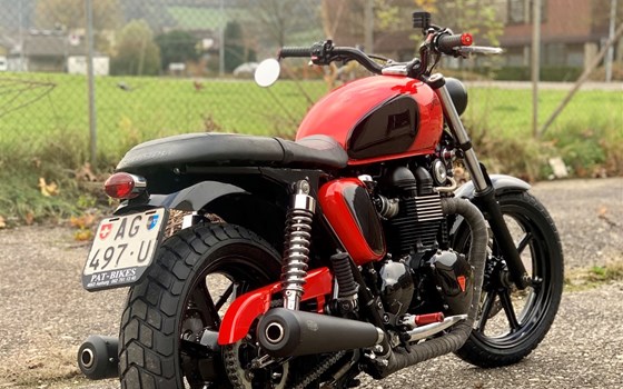 Umgebautes Motorrad Triumph Bonneville SE von Pat-Bikes AG - Bild 9 Umgebautes Motorrad Triumph Bonneville SE von Pat-Bikes AG - Bild 9
