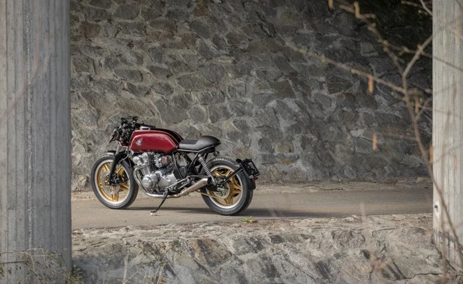 Umbgebautes Motorrad Honda CB 750 Bol d'Or Bild 2: Umbgebautes Motorrad Honda CB 750 Bol d'Or