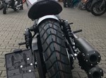 Umbgebautes Motorrad Indian Scout Bobber 1131
