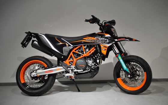 Umgebautes Motorrad KTM 690 SMC R von Motobike Handels GmbH - Bild 1 Umgebautes Motorrad KTM 690 SMC R von Motobike Handels GmbH - Bild 1