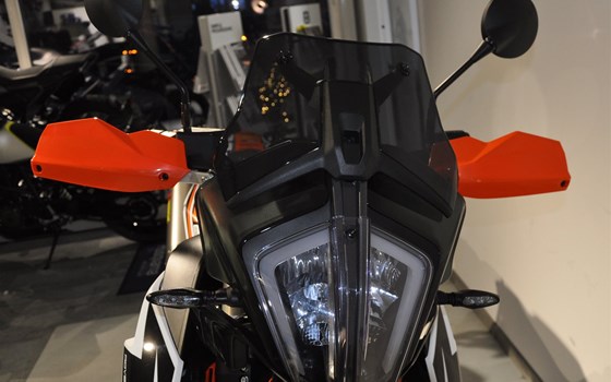 Umgebautes Motorrad KTM 790 Adventure R von Motobike Handels GmbH - Bild 6 Umgebautes Motorrad KTM 790 Adventure R von Motobike Handels GmbH - Bild 6