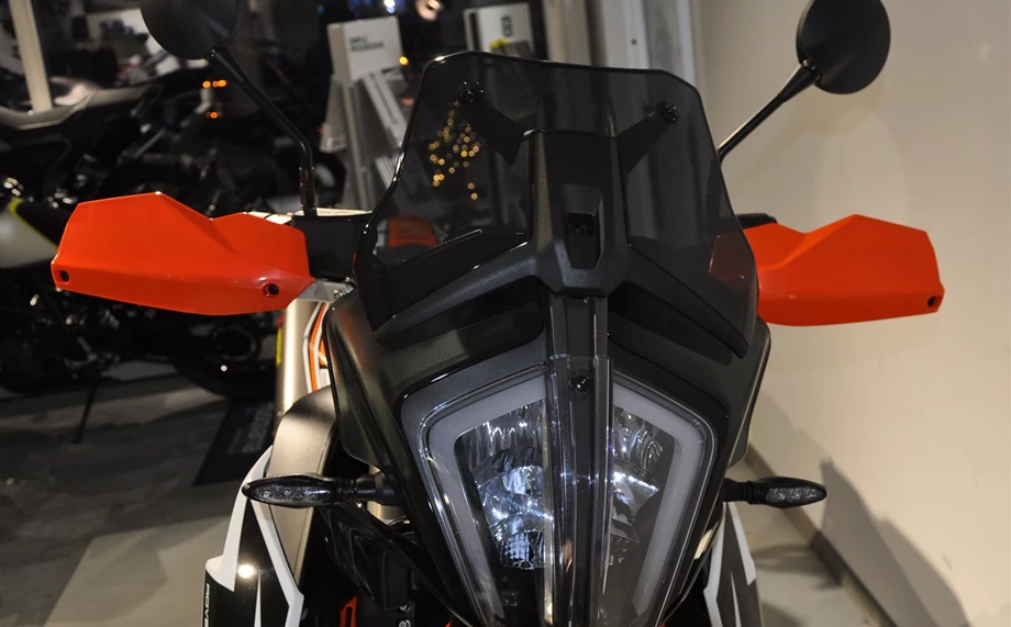Umbgebautes Motorrad KTM 790 Adventure R Bild 6: Umbgebautes Motorrad KTM 790 Adventure R