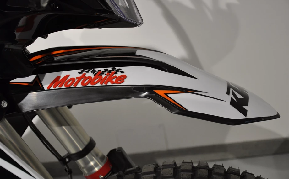 Umbgebautes Motorrad KTM 790 Adventure R Bild 2: Umbgebautes Motorrad KTM 790 Adventure R