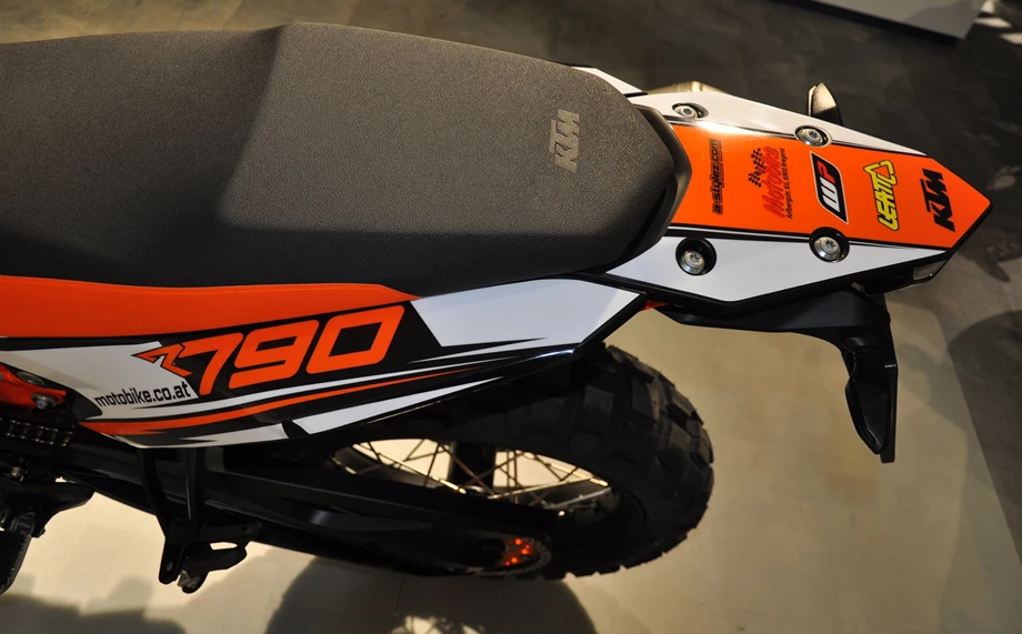 Umbgebautes Motorrad KTM 790 Adventure R Bild 8: Umbgebautes Motorrad KTM 790 Adventure R