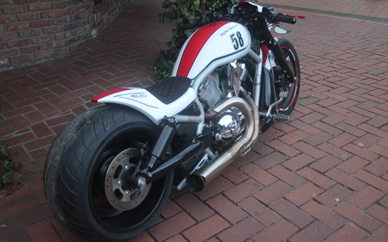 Umgebautes Motorrad Harley-Davidson V-Rod VRSCA von X-Trem Custombikes - Bild 2 Umgebautes Motorrad Harley-Davidson V-Rod VRSCA von X-Trem Custombikes - Bild 2