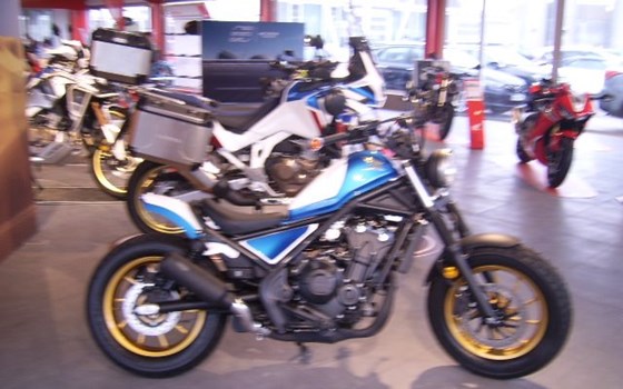 Umgebautes Motorrad Honda CMX500 Rebel von Auto-Boos GmbH - Bild 4 Umgebautes Motorrad Honda CMX500 Rebel von Auto-Boos GmbH - Bild 4