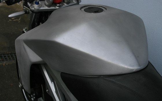 Umgebautes Motorrad Suzuki SV 1000 von OffroaTT - Bild 2 Umgebautes Motorrad Suzuki SV 1000 von OffroaTT - Bild 2