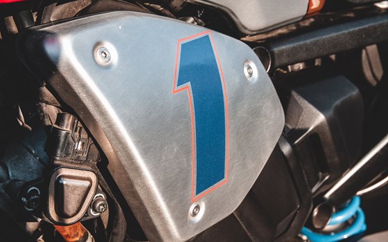 Umgebautes Motorrad Honda CB1000R+ von HK-Technik Kemeter OG - Bild 11 Umgebautes Motorrad Honda CB1000R+ von HK-Technik Kemeter OG - Bild 11